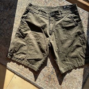 Kuhl Vintage Patina Dye Shorts Mens 34 Olive